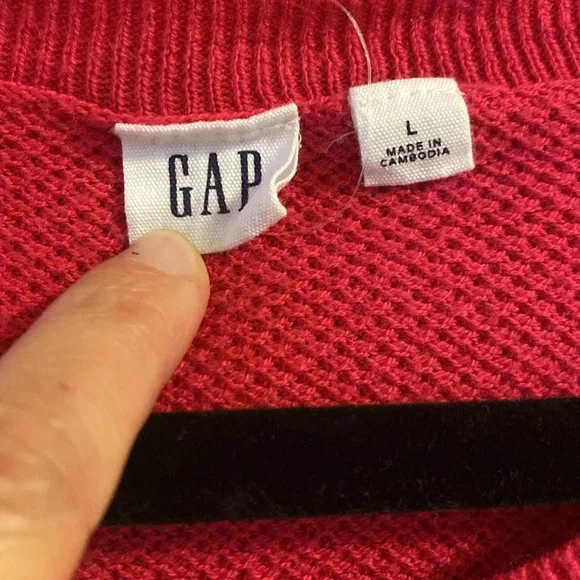 Pink Gap women’s sweater - Picture 2 of 5
